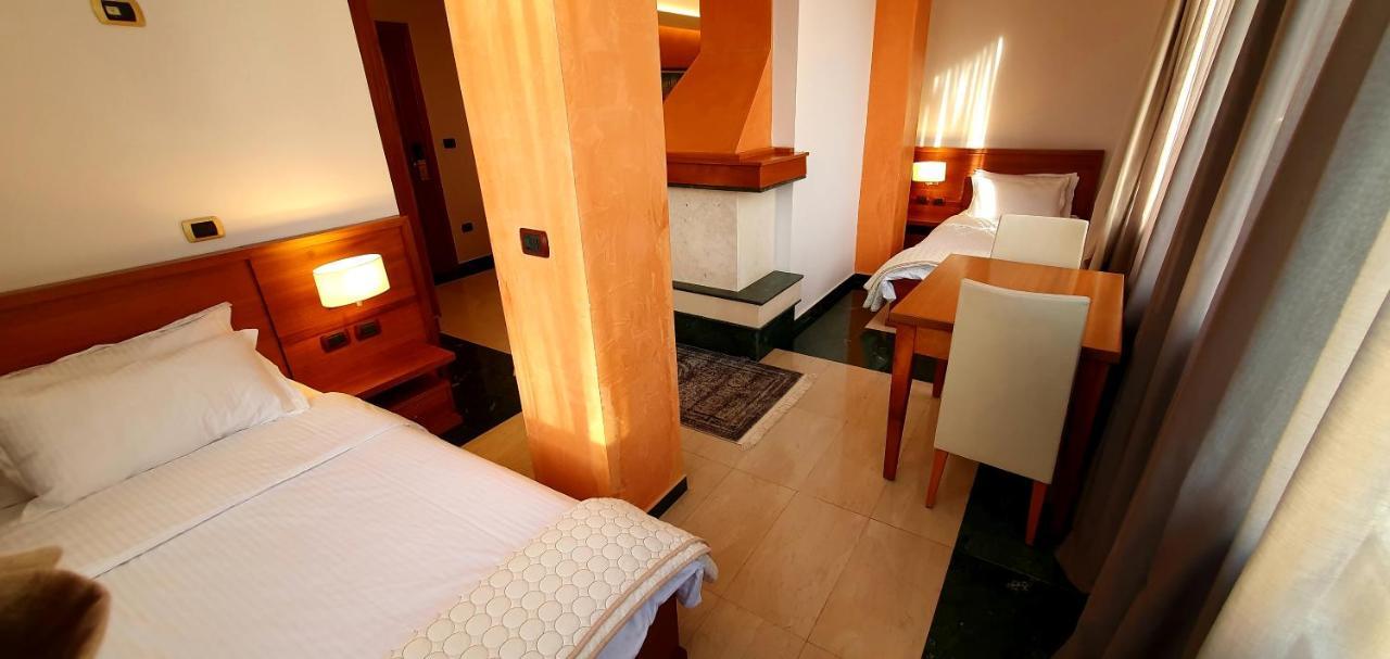 Nov Hotel 地拉那 外观 照片