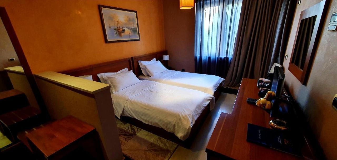 Nov Hotel 地拉那 外观 照片