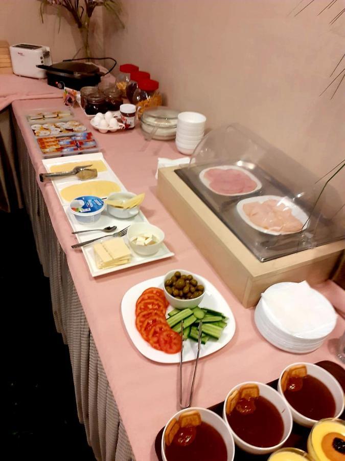 Nov Hotel 地拉那 外观 照片
