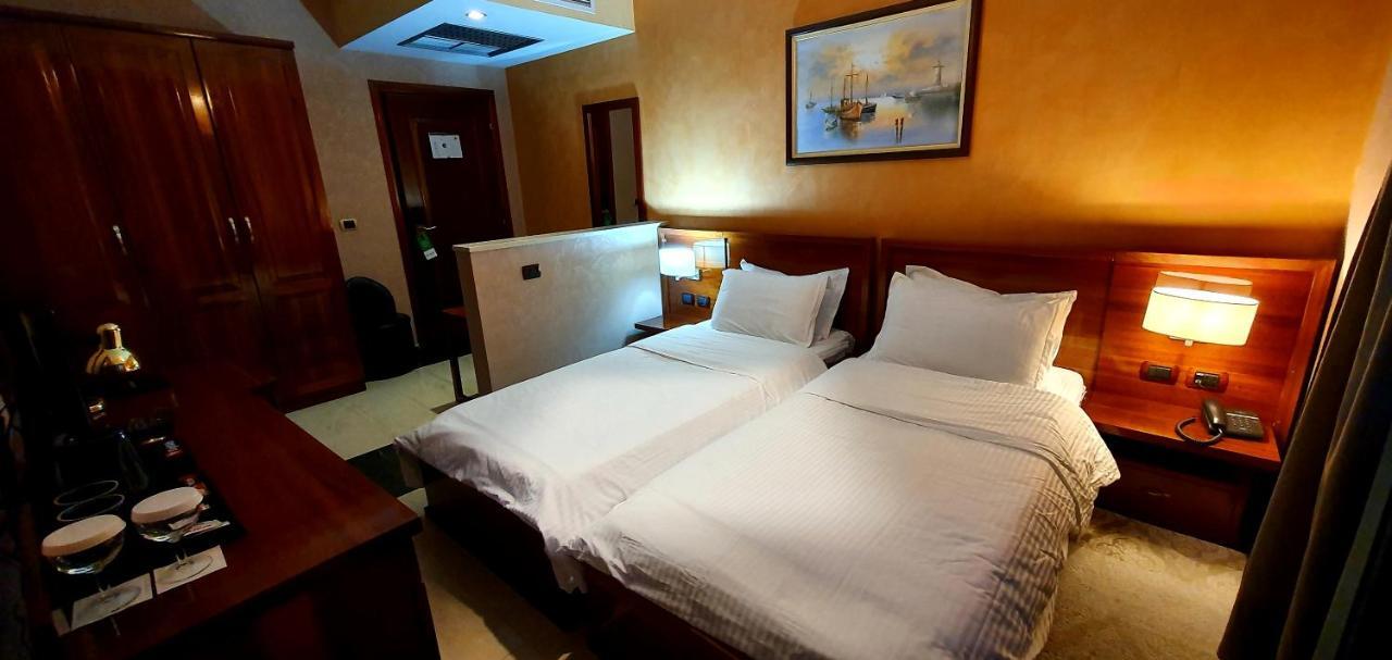 Nov Hotel 地拉那 外观 照片