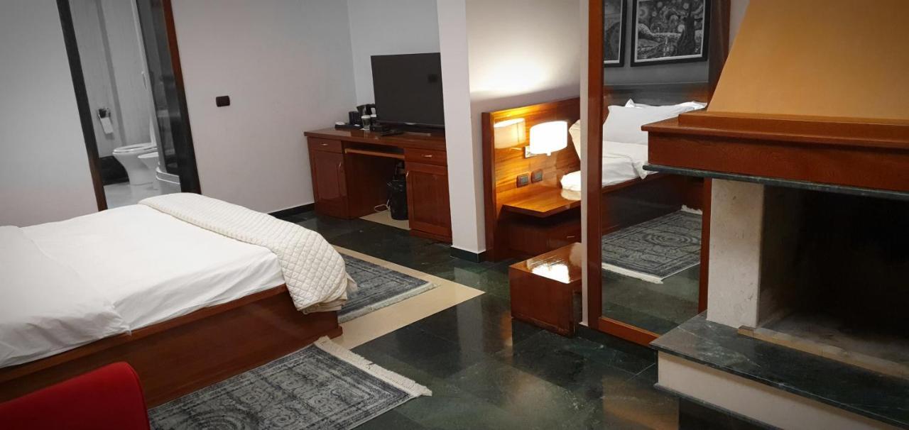 Nov Hotel 地拉那 外观 照片